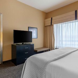 King Suite Mobility accessible